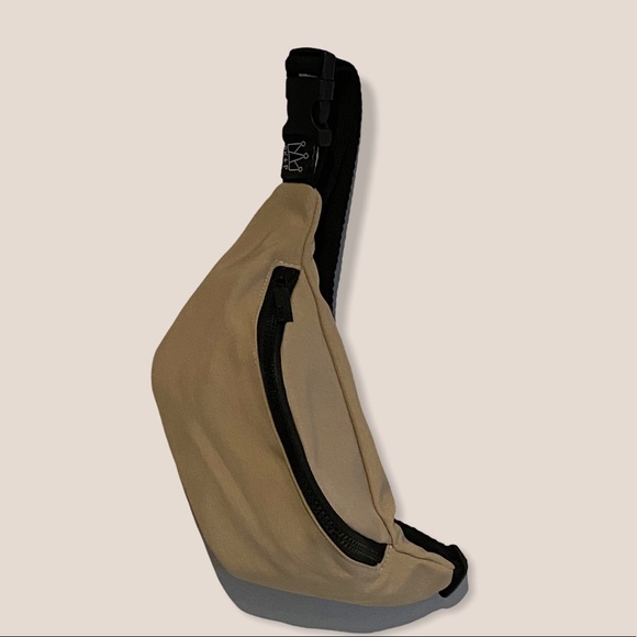 BK&P Fanny pack with adjustable strap - Picture 4 of 4